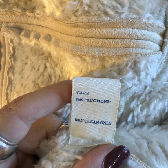 Maurices sz. XL vegan suede vest with vegan fur lining winter, spring fall #4272 - Picture 7 of 11